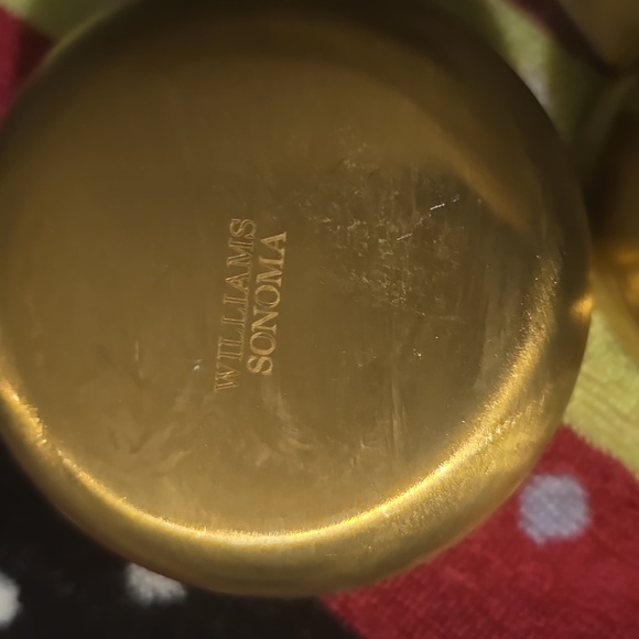 Williams Sonoma Three Gold Measuring Cups, Retail Price $49.95US - Picture 9 of 11